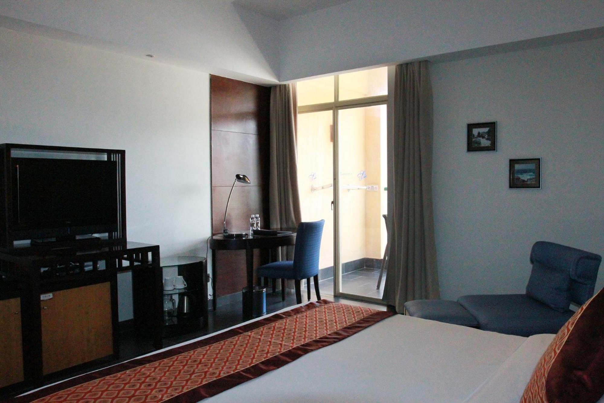Shengyi Holiday Villa Hotel Санья Экстерьер фото